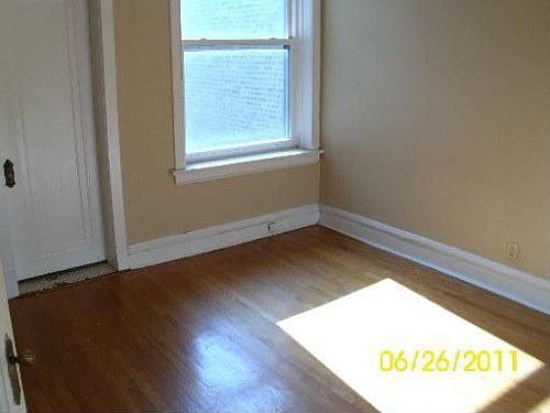 2nd image of 5114 N Kenmore Ave