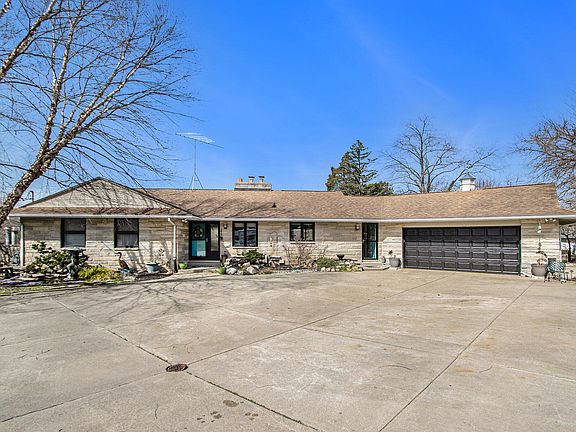 5th image of 2624 Brookhaven Dr