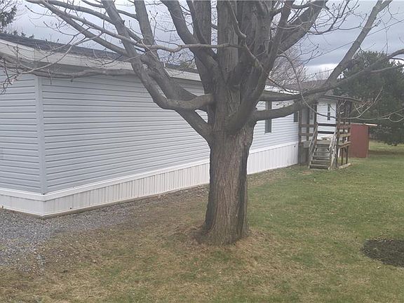 4th image of 58 Cheryl Dr
