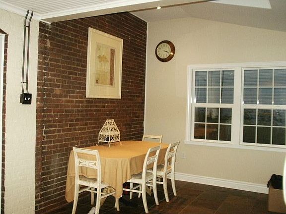 Eat In Kitchen