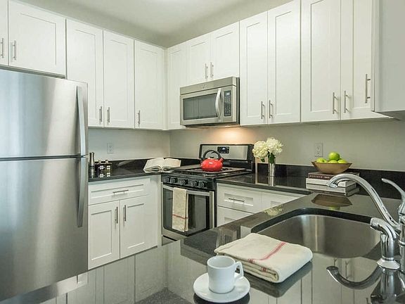 3rd image of 101 W End Ave APT 9T
