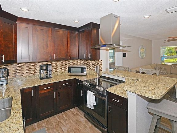 4th image of 5327 18th Ave N