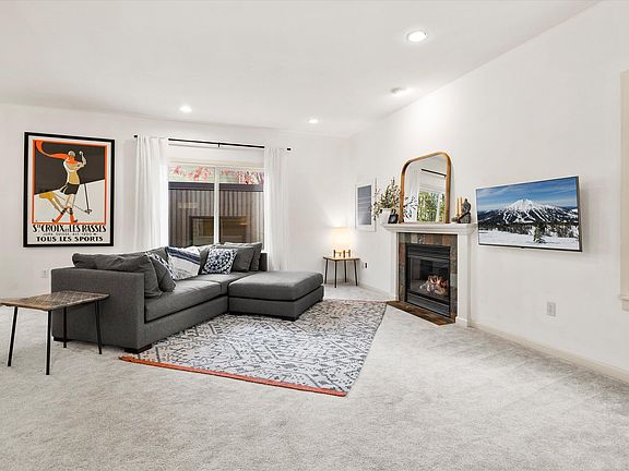 5th image of 1512 NE Quiet Ridge Ln