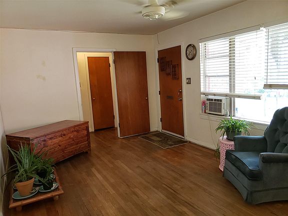 5th image of 5906 Leon St