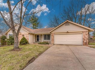 1128 Lancaster Dr, Saint Charles, MO