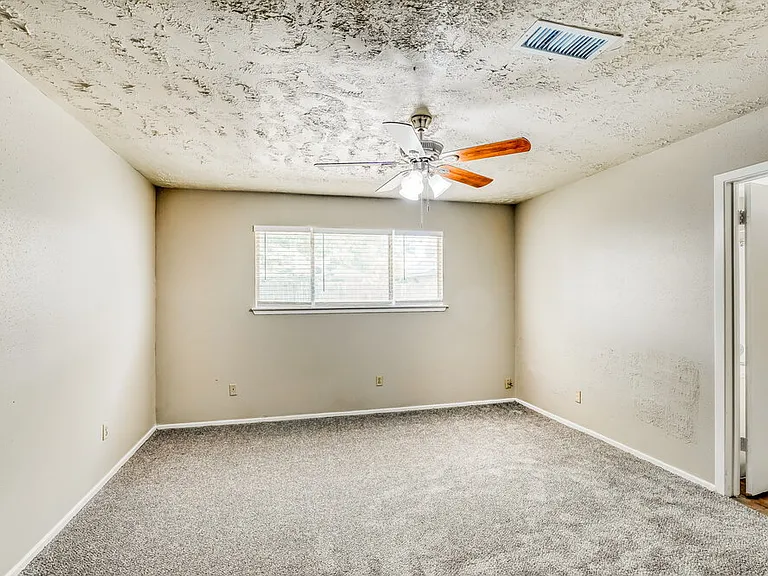8403 Quail Burg Ln — Photo 10