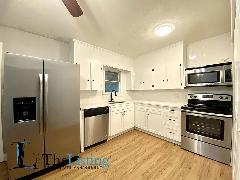 10011 N Jasmine Ave — Photo 7