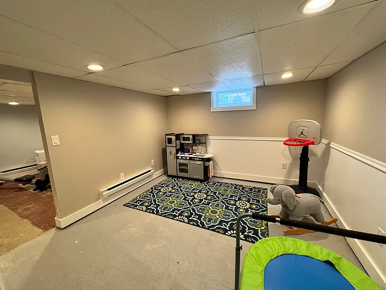 89 Portsmouth Ave — Photo 17