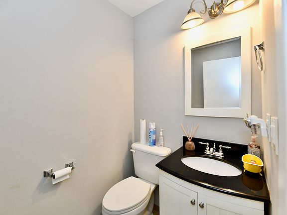 5th image of 4961 Oakbrook Dr #A1