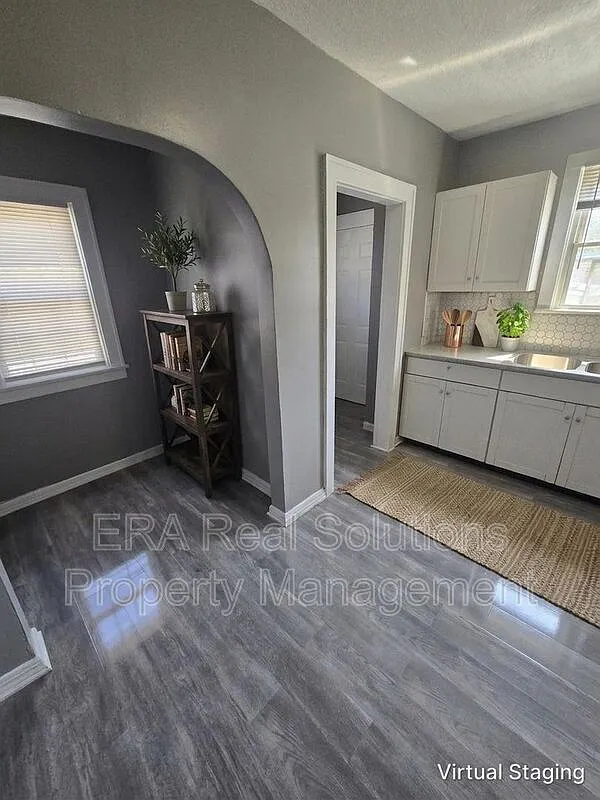 3 bed, 1.0 bath, 1176 sqft, $1,200 — Photo 3