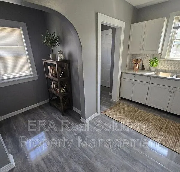 852 Fairwood Ave — Photo 3
