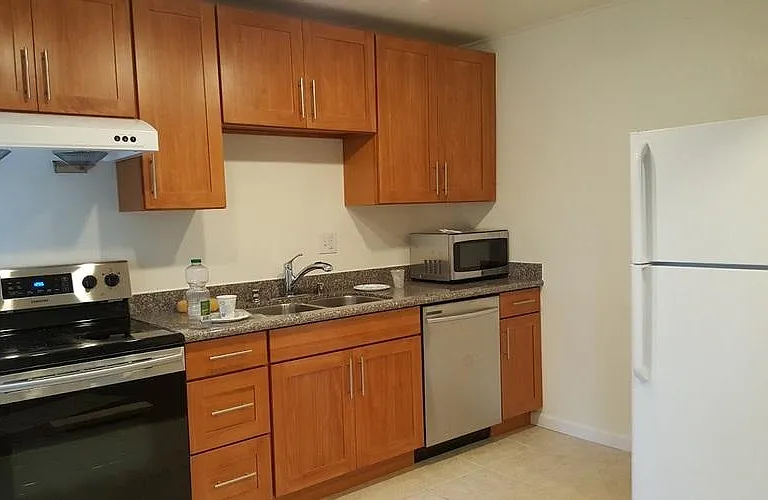 2821 Bellevue Way SE #2S — Photo 6