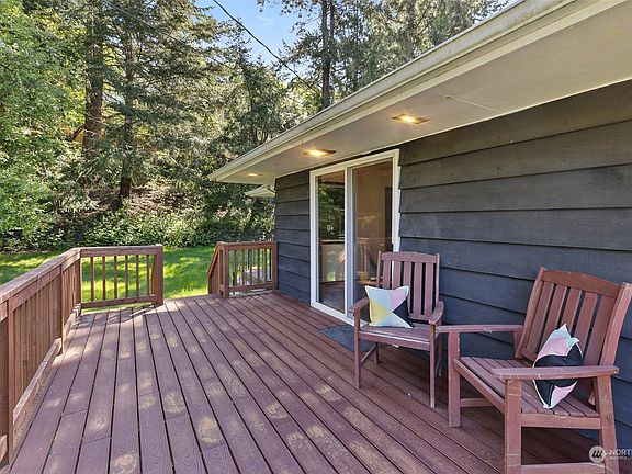 4th image of 2102 E Phinney Bay Drive
