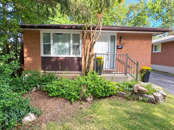 3265 Addison Ave, Niagara Falls, ON L2J 3K6