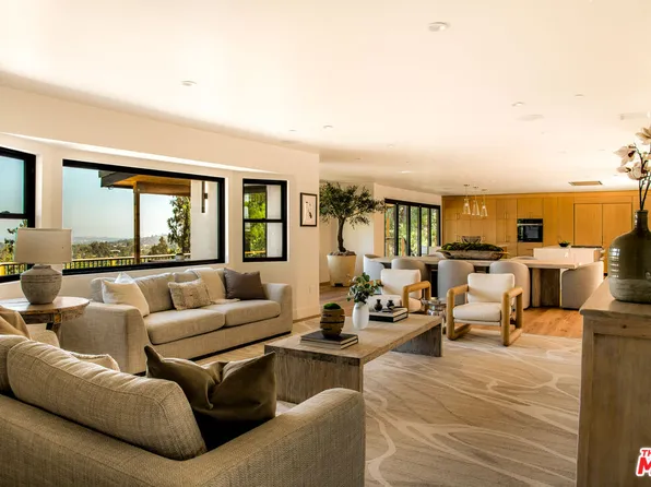 122 Patrician Way, Pasadena, CA 91105