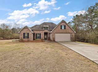 20 E Lariat Ln, Hattiesburg, MS 39402
