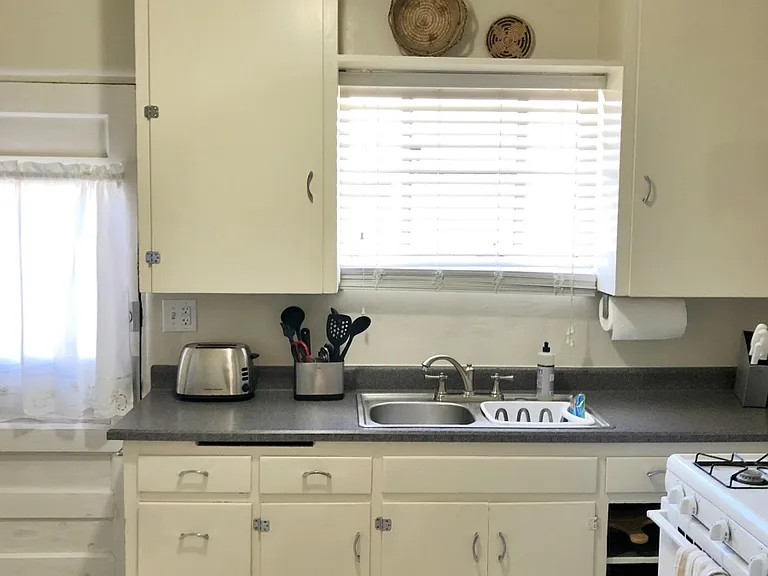 219 Solano Dr NE #1 — Photo 7