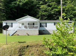 68 Broad Br, Harts, WV 25524