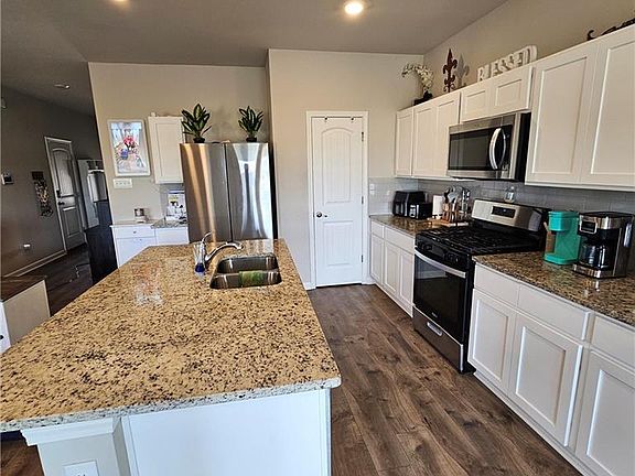 3rd image of 9061 Worthington Ct