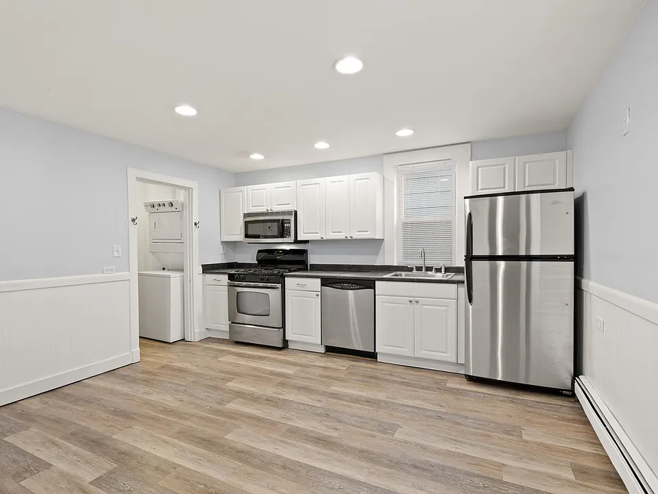 15 Newport St #1