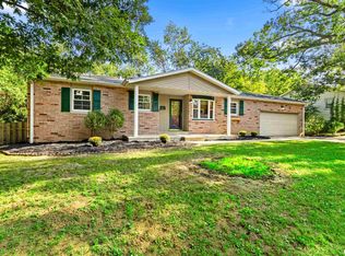 1927 Saint Clair Dr, Pekin, IL 61554