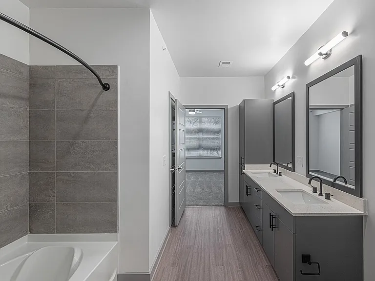 Populus Waterside Apartments — Photo 34