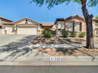 3204 W Quail Track Dr, Phoenix, AZ 85083