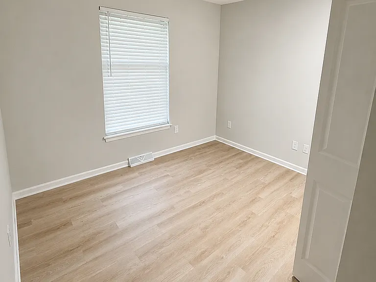 2004 E Cedar St #2006 — Photo 5