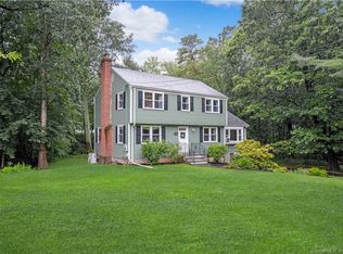 106 Holcomb St, Simsbury, CT 06070