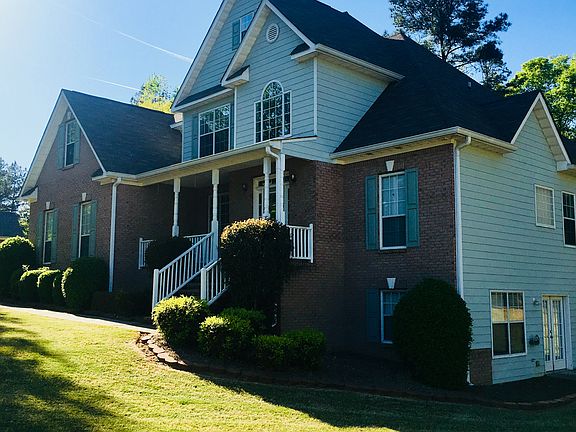 3rd image of 1405 Woodmere Ct