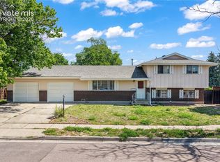 2712 Arlington Dr, Colorado Springs, CO 80910