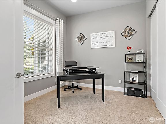 3rd image of 18223 Berkeley Parkway E