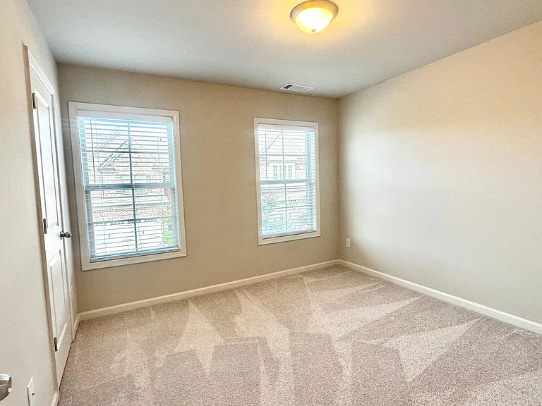 285 Holdings Dr — Photo 13