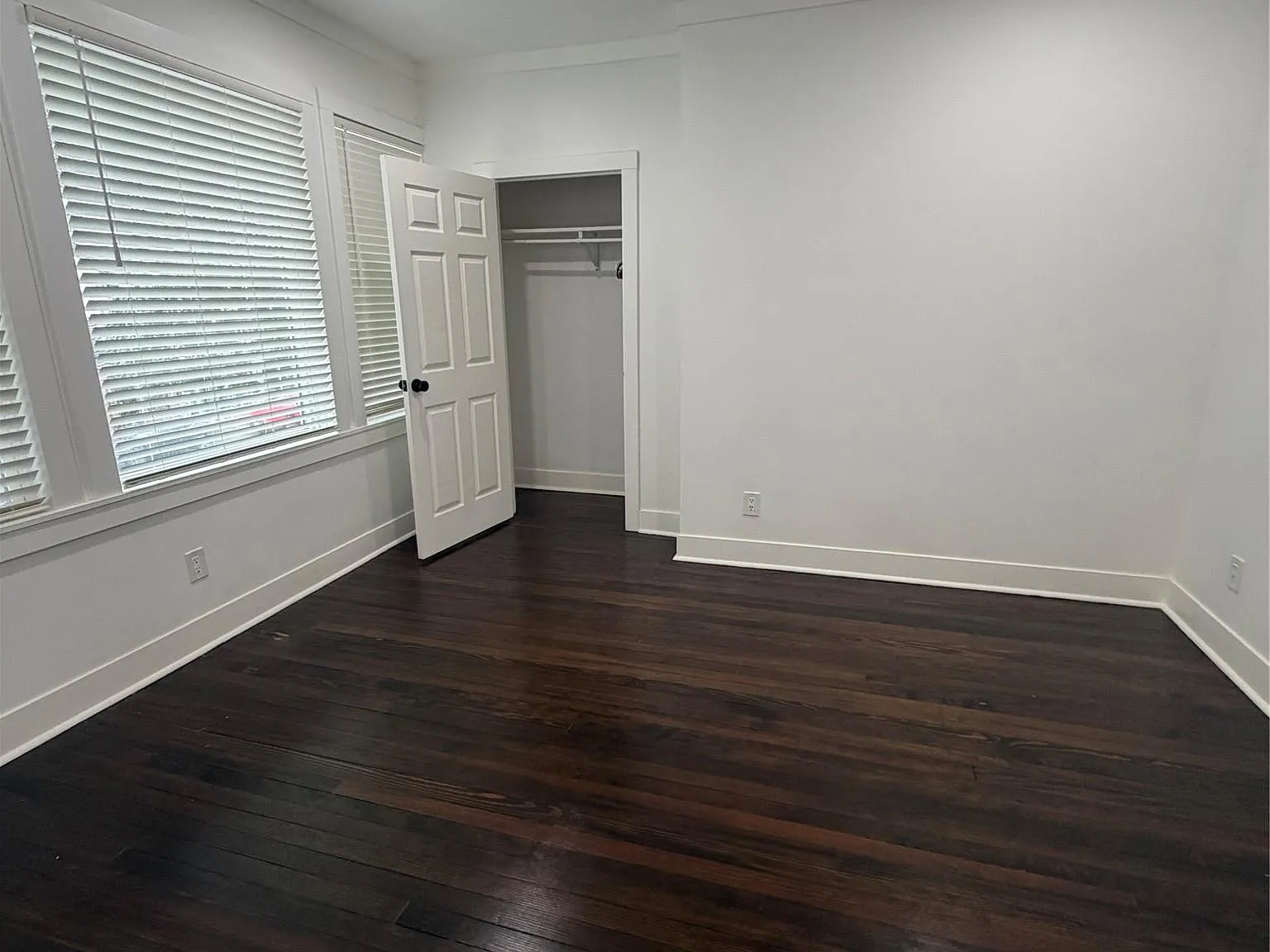 2 bed, 1.0 bath, 1200 sqft, $4,000 — Photo 4
