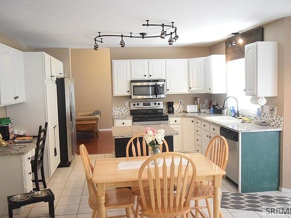 2nd image of 3035 Sandstone Dr