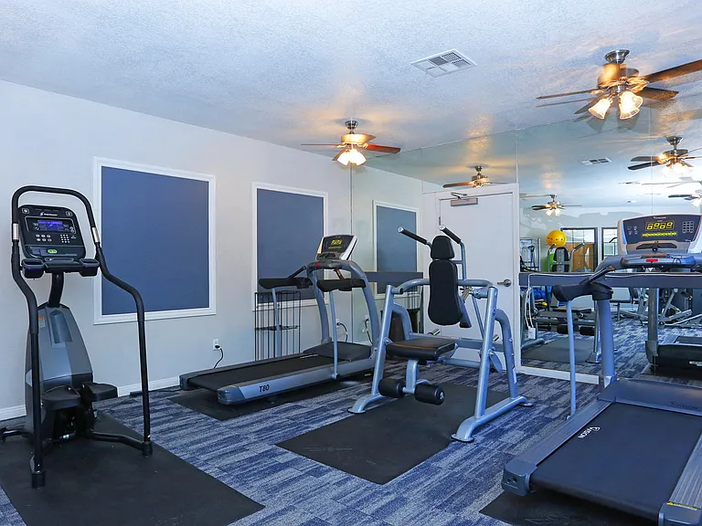Bay Breeze Apartments — Photo 5
