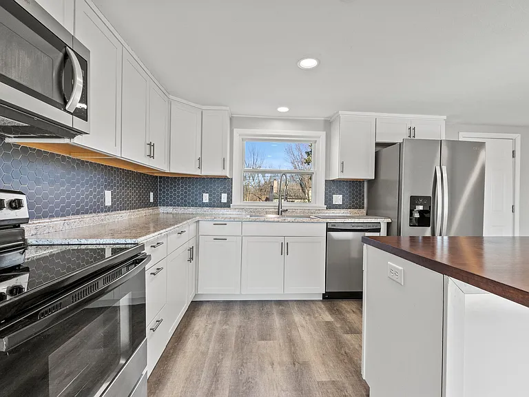 1514 W Dupont Rd — Photo 17