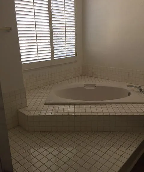 105 Emerald Bay Ln — Photo 5