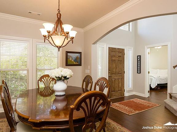 5th image of 2481 N Worthington Way