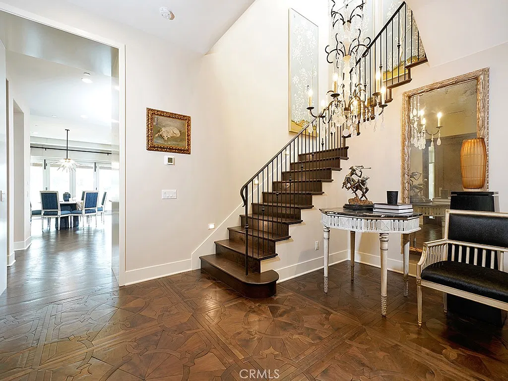 4 bed, 4.5 bath, 3448 sqft, $30,000 — Photo 2