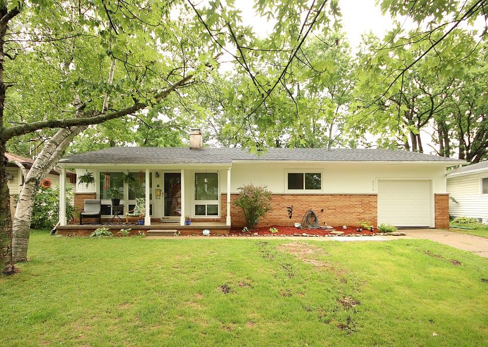 1st image of 2118 N Circle Dr