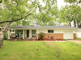 2118 N Circle Dr, Ann Arbor, MI 48103