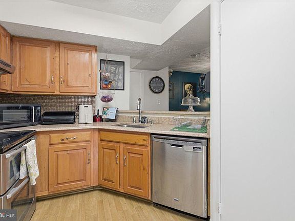 2nd image of 46351 Columbus Dr Unit 207