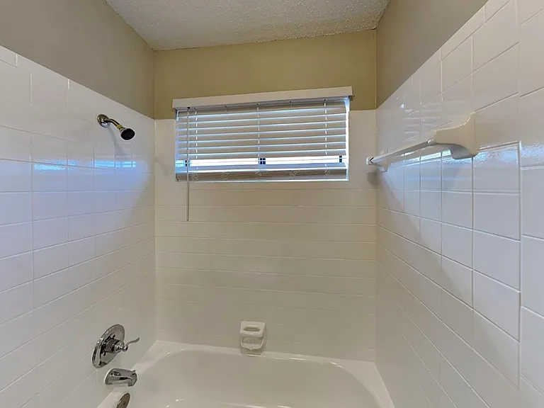 1317 Colony St — Photo 15