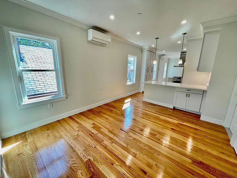 40 Thorndike St — Photo 6