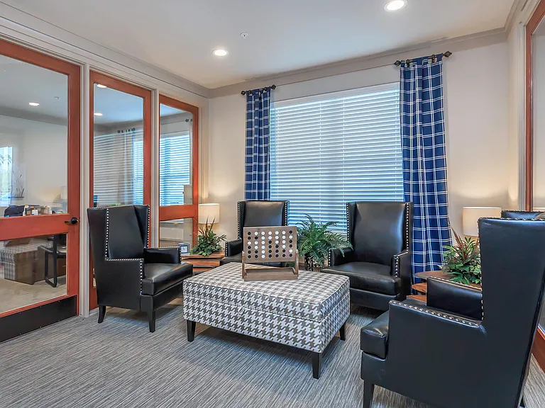 Midway Villas Apartments — Photo 20