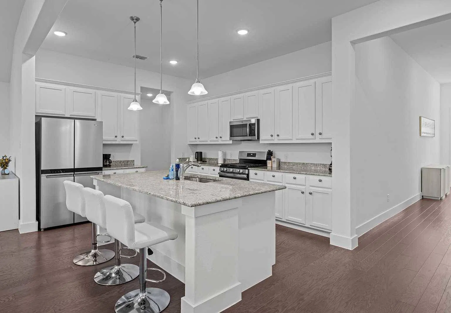3 bed, 1765 sqft, $4,500 — Photo 3
