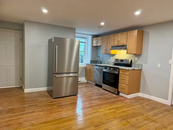 260 Hope St #1B, Providence, RI 02906