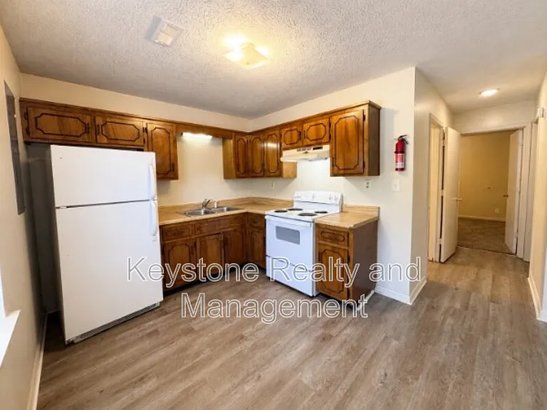 1375 Thompsonville Ln #18 — Photo 6
