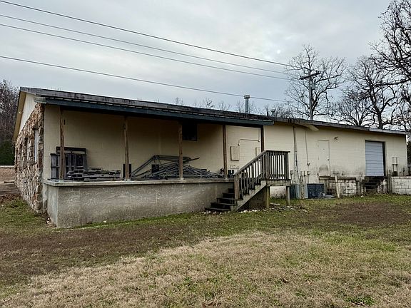 2nd image of 701 Highway 289